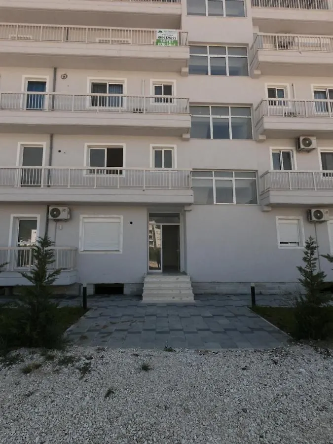 R&I Sea And Mountain View Apartments Radhime Orikum 0*,