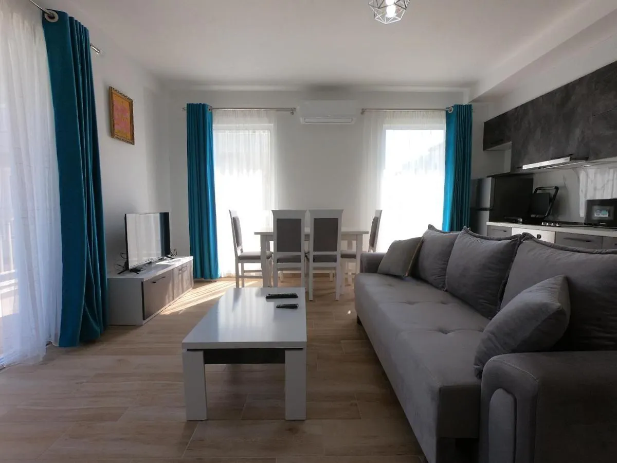 R&I Sea And Mountain View Apartments Radhime Orikum 0*,