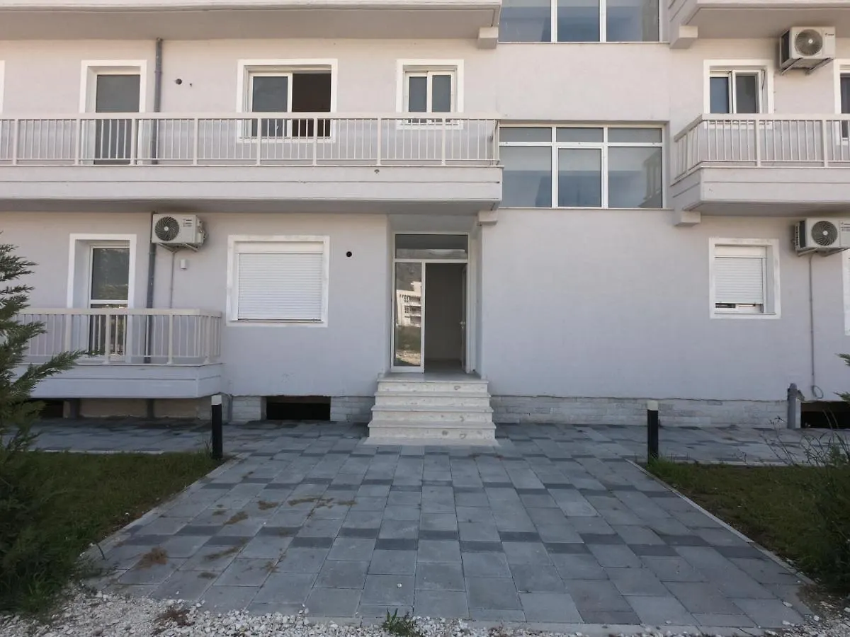 R&I Sea And Mountain View Apartments Radhime Orikum
