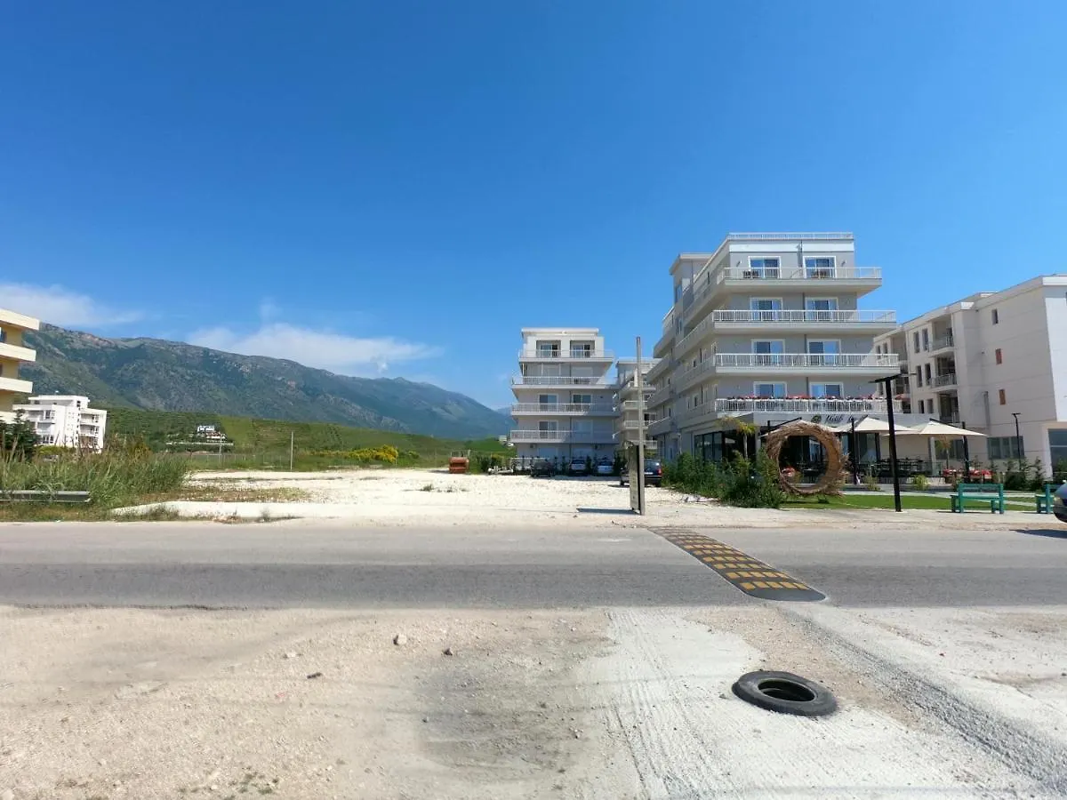 R&I Sea And Mountain View Apartments Radhime Orikum
