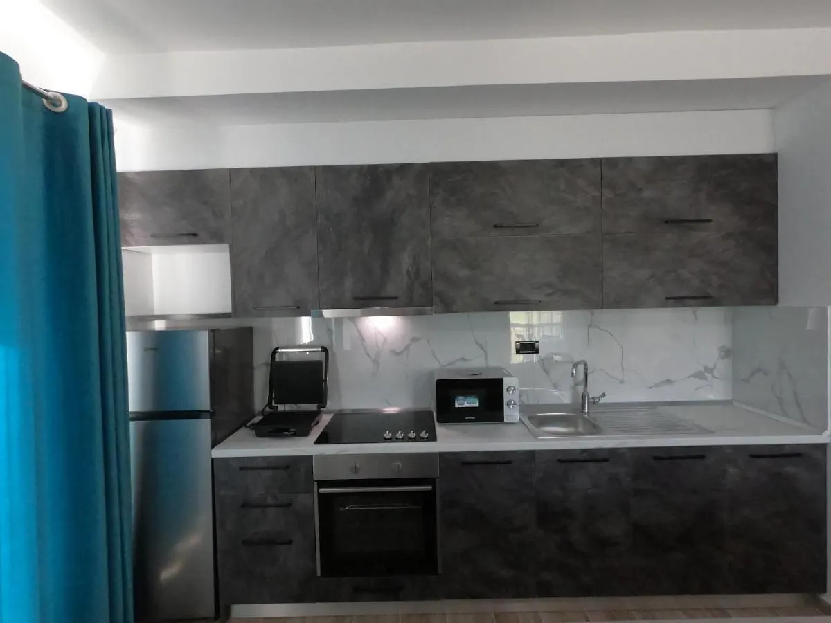 R&I Sea And Mountain View Apartments Radhime Orikum