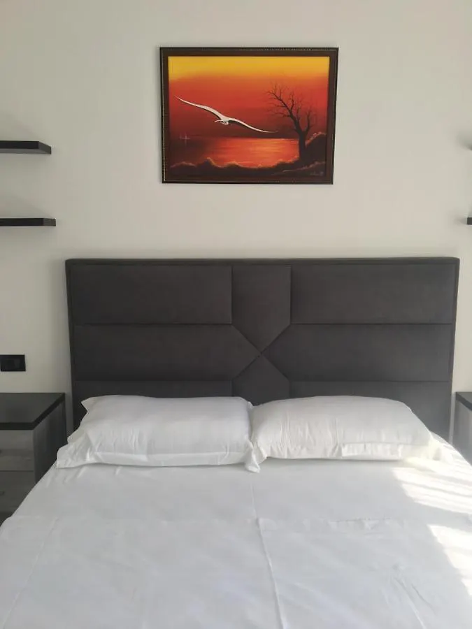 R&I Sea And Mountain View Apartments Radhime Orikum