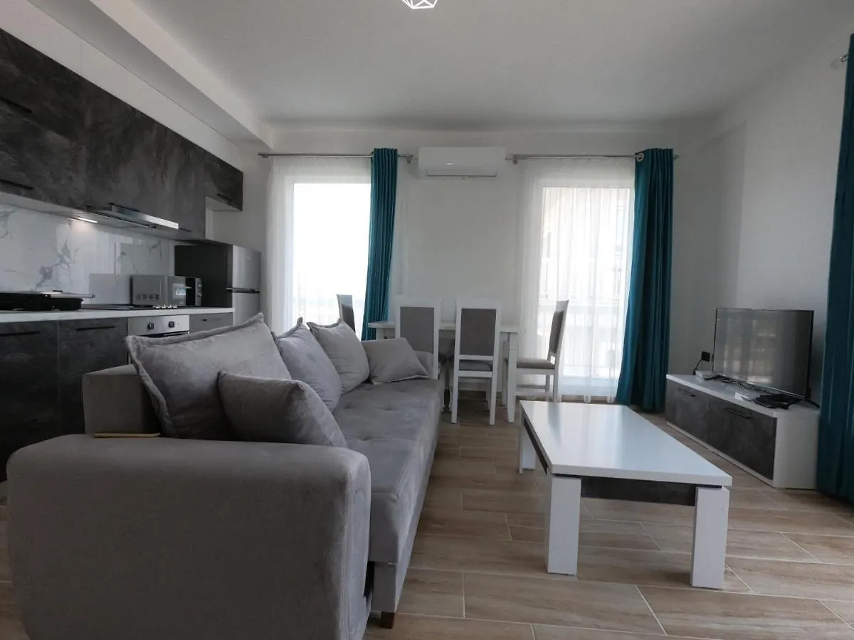 R&I Sea And Mountain View Apartments Radhime Orikum Albania