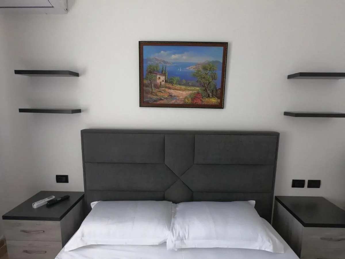 R&I Sea And Mountain View Apartments Radhime Orikum