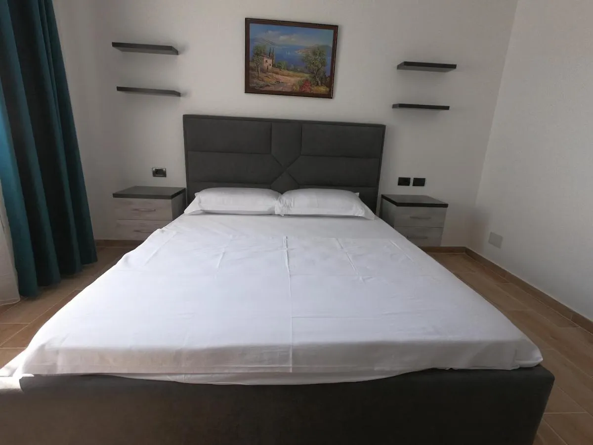 R&I Sea And Mountain View Apartments Radhime Orikum