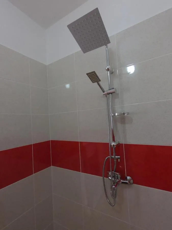 R&I Sea And Mountain View Apartments Radhime Orikum