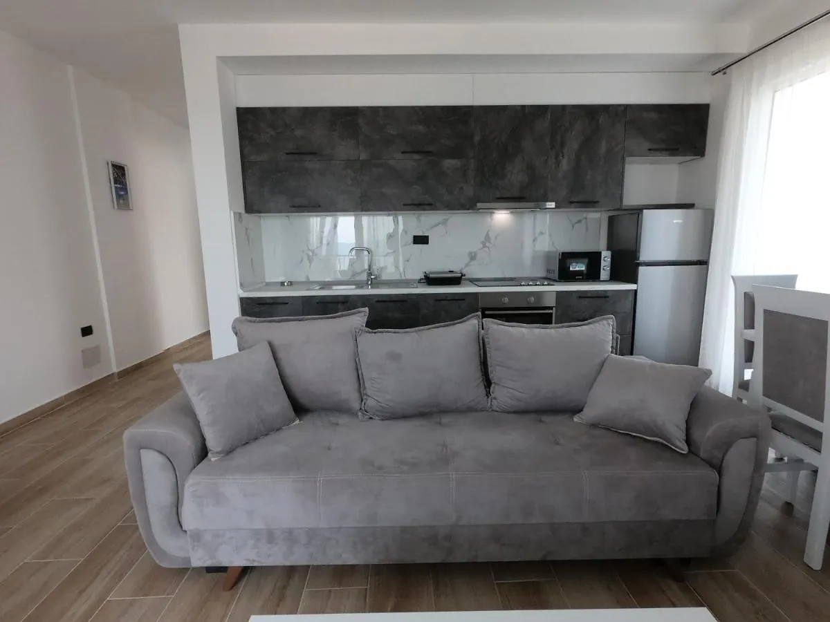 R&I Sea And Mountain View Apartments Radhime Orikum Albania