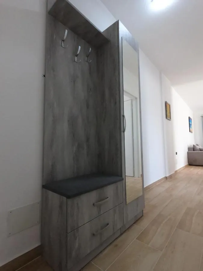 R&I Sea And Mountain View Apartments Radhime Orikum