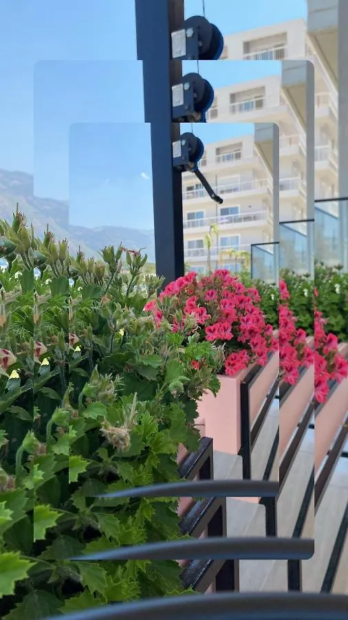R&I Sea And Mountain View Apartments Radhime Orikum